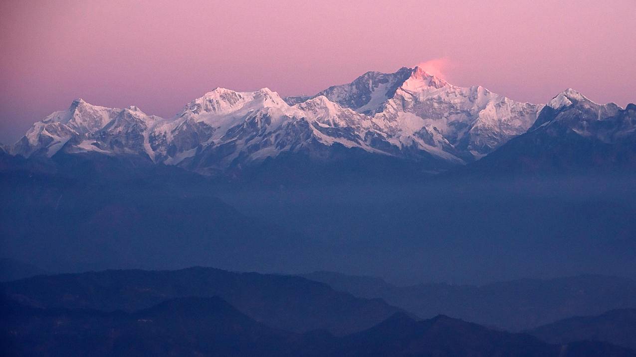 大吉岭早晨第一缕阳光风景4k壁纸