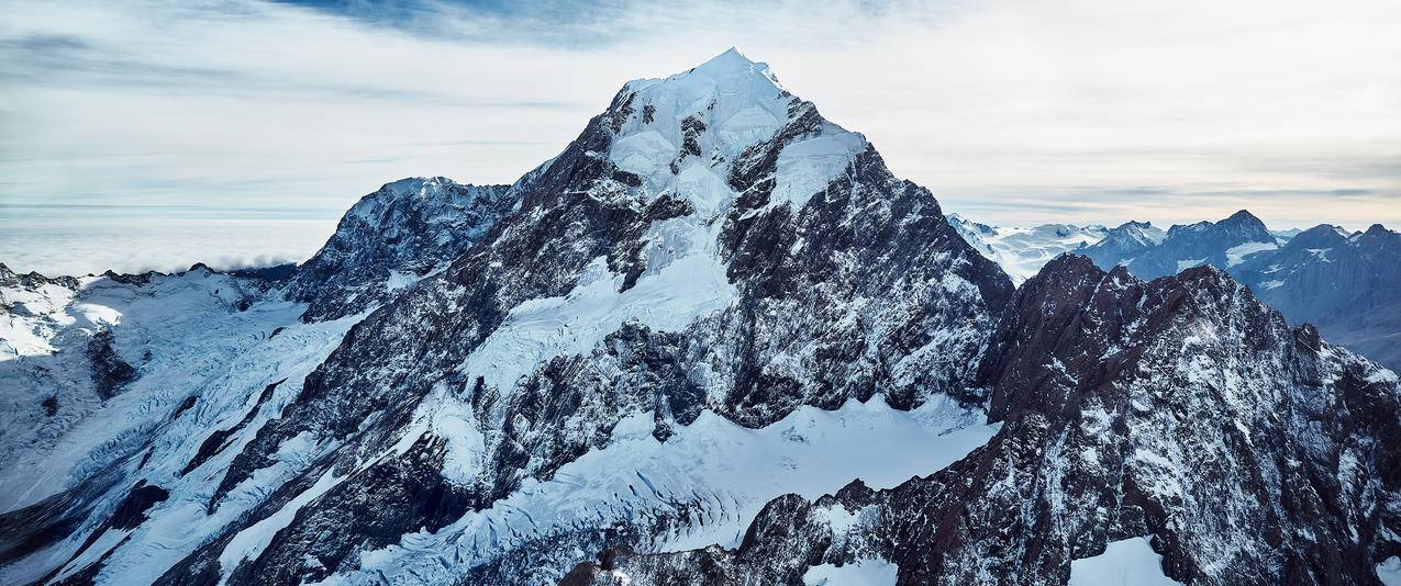 新西兰库克山的顶峰带鱼屏壁纸