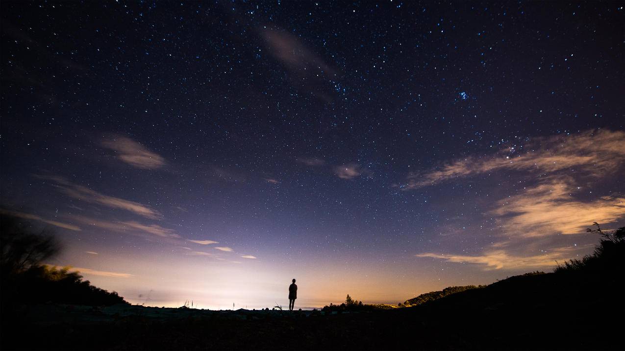 一个人孤独星空 唯美 4k高清风景壁纸