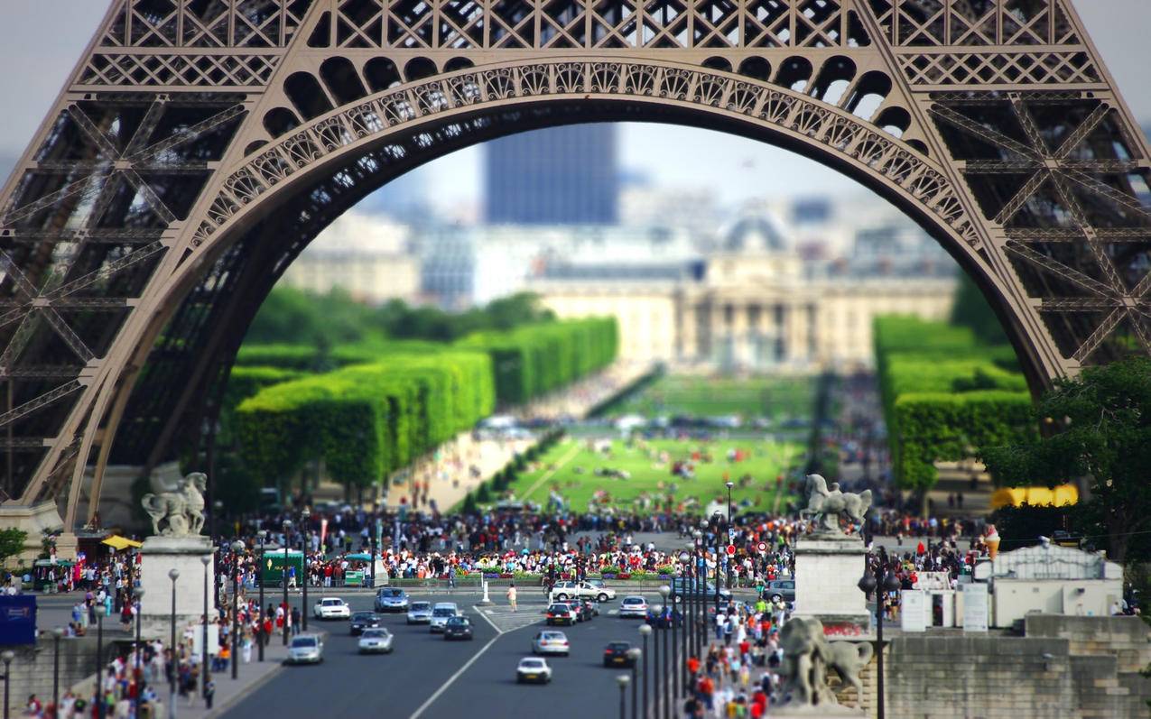 壮观高大巴黎铁塔景观高清图片下载-找素材