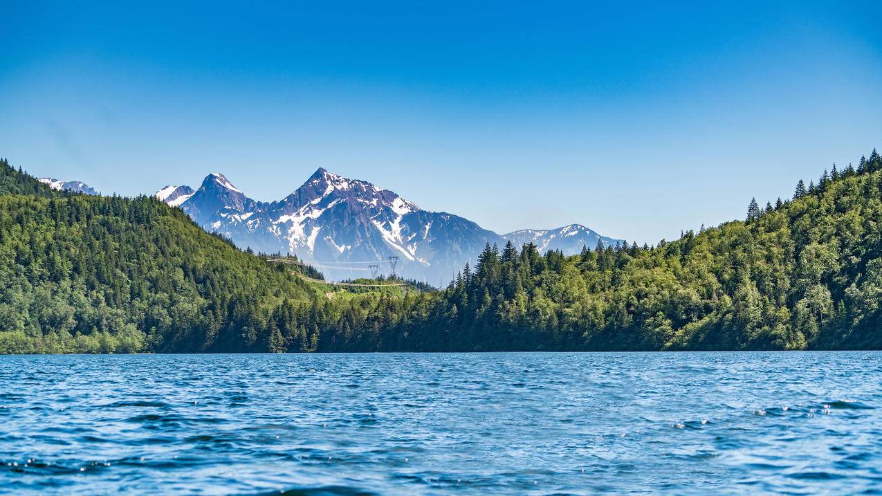 风景远山湖泊森林4k图片