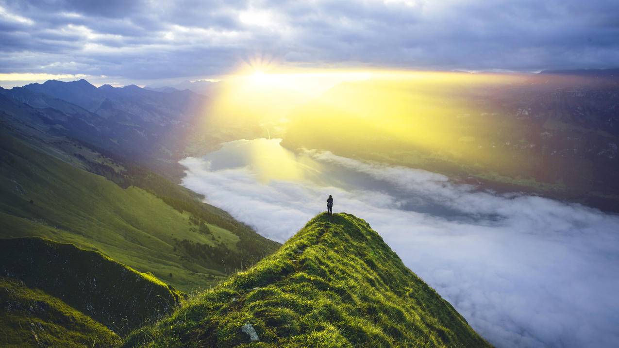 瑞士 日出 高山 雾 阳光 风景 5k电脑壁纸