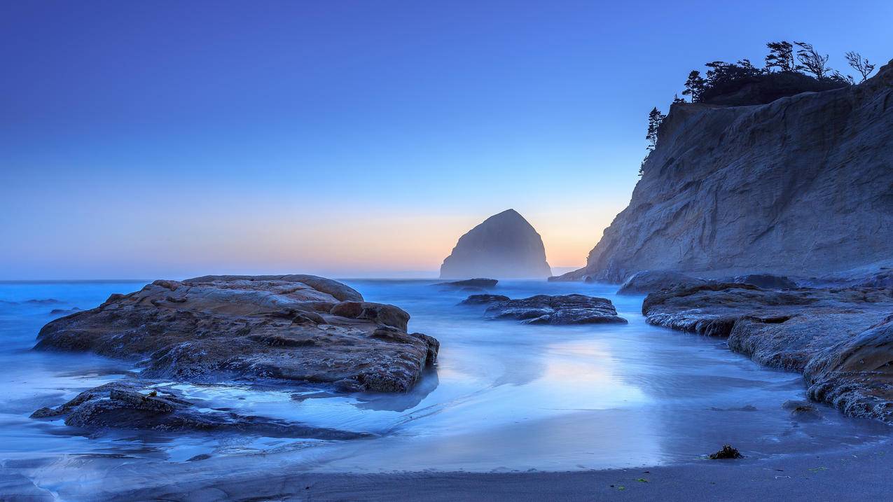 俄勒冈州太平洋城岩石海边风景4k壁纸