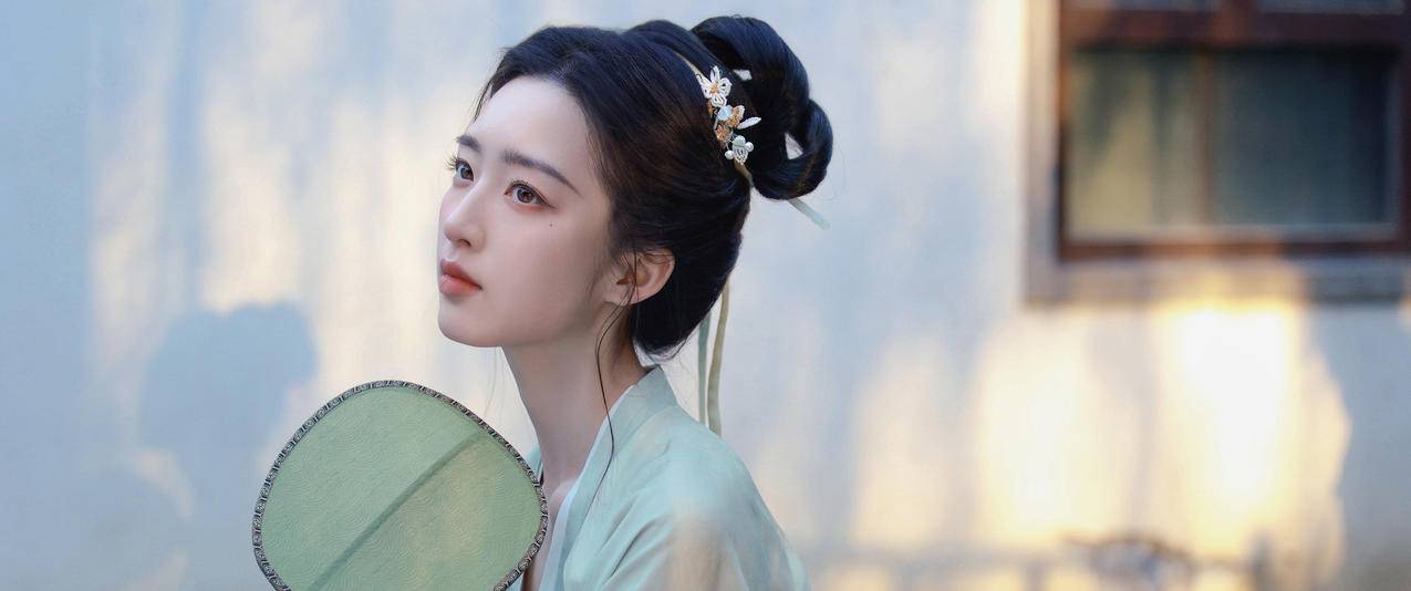 邓恩熙 古风美女 小扇子 3440x1440带鱼屏壁纸