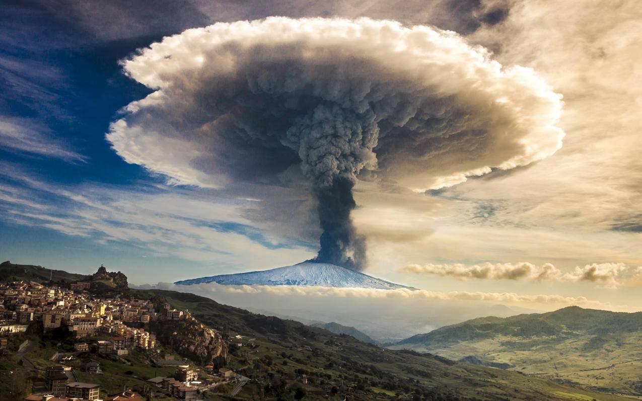 风景自然风光火山爆发蘑菇云高清壁纸