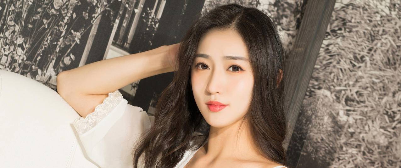 长发森女姜璐带鱼屏壁纸