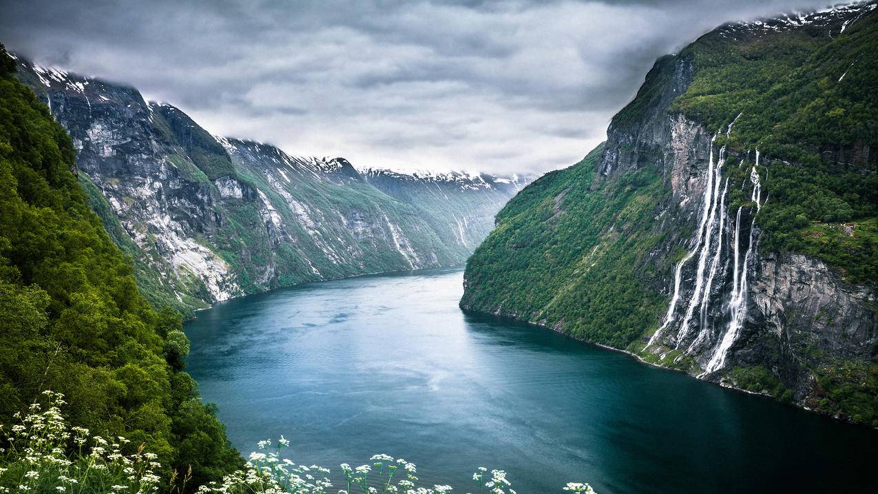 挪威七姐妹瀑布风景4k壁纸