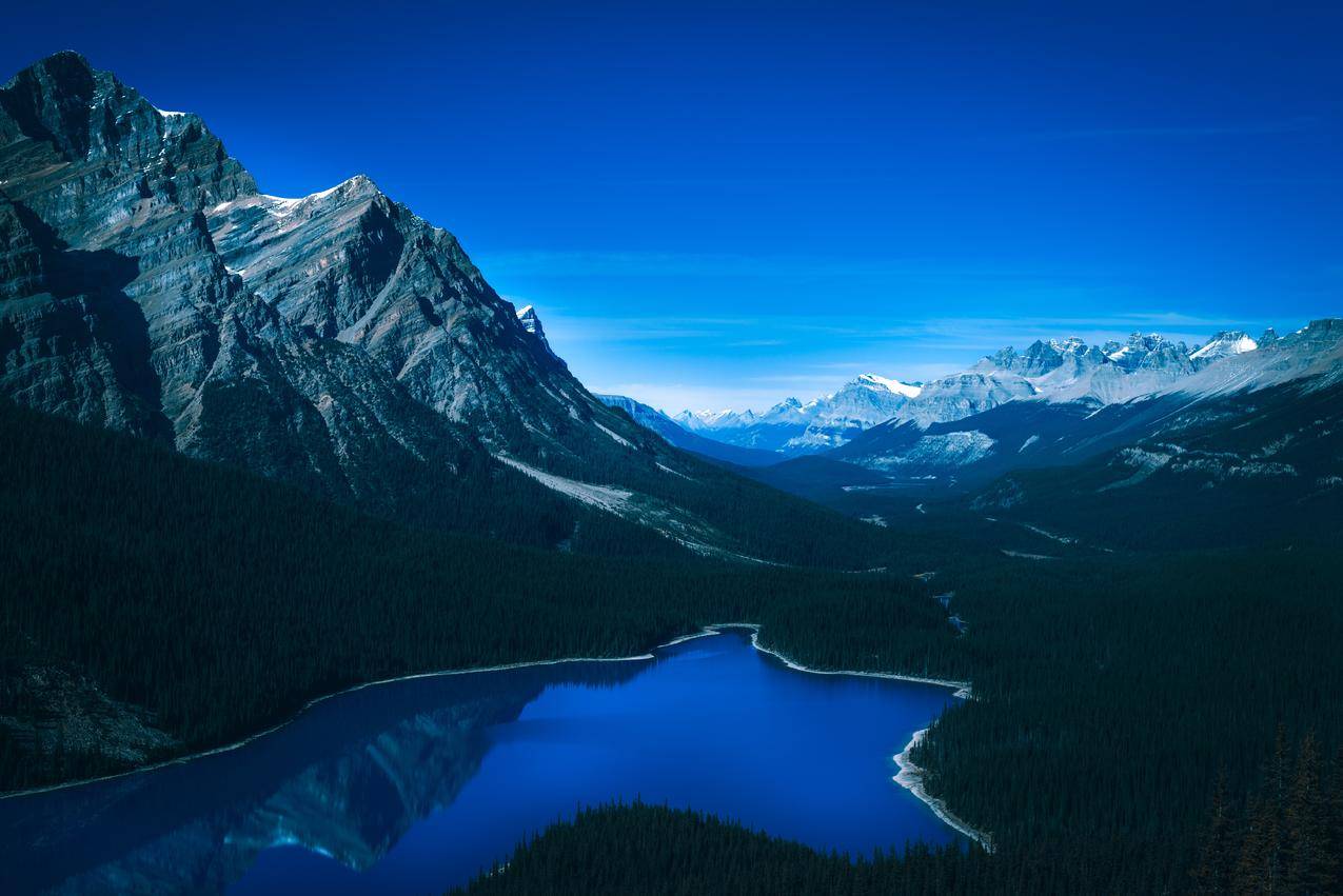 湖 加拿大山脉景观 树木 4K高清风景壁纸