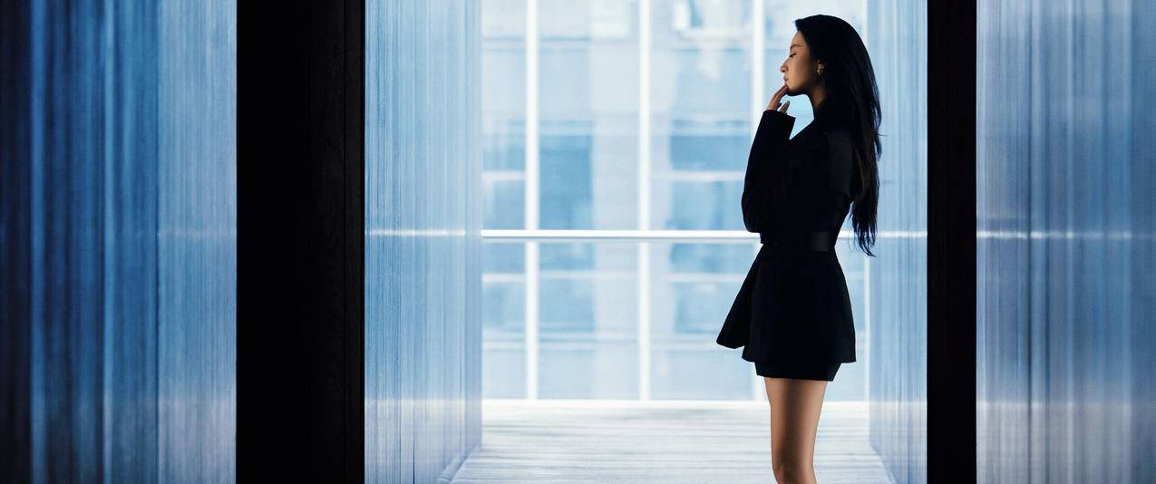 刘亦菲 黑色套装 侧身 3440x1440美女带鱼屏壁纸