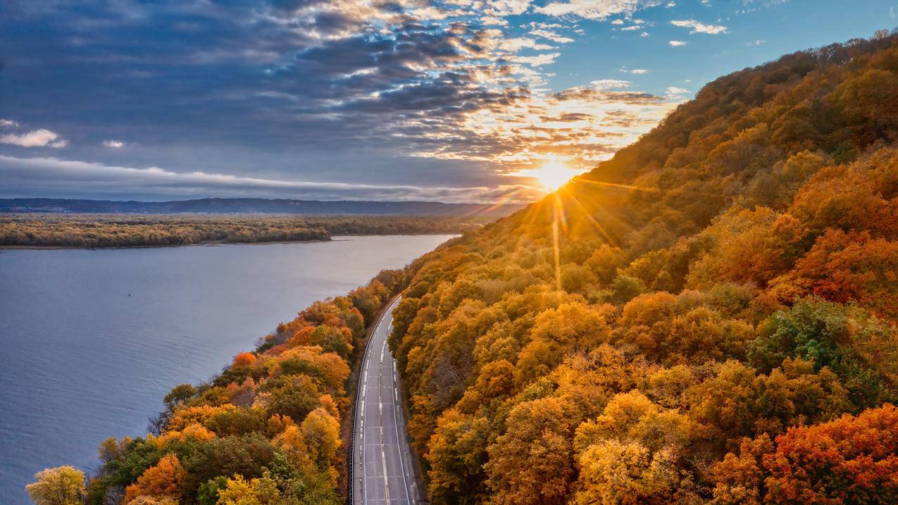 风景 4k 湖面 公路 夕阳 图片