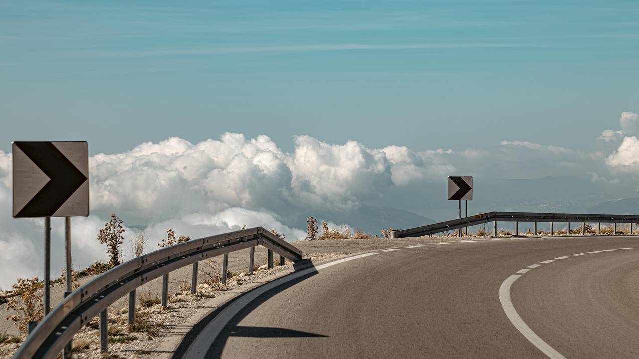 公路 天空 云 4k风景壁纸