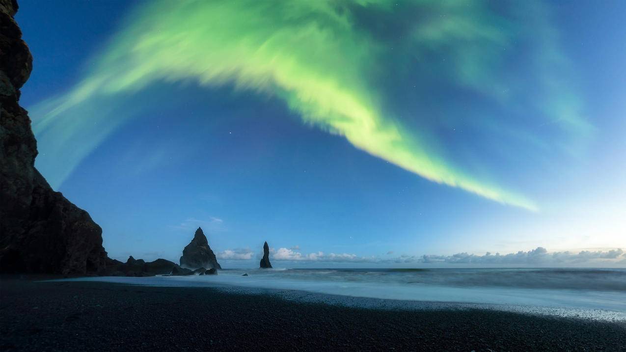 微软 Windows10 夜空 北极光 风景 4k电脑壁纸