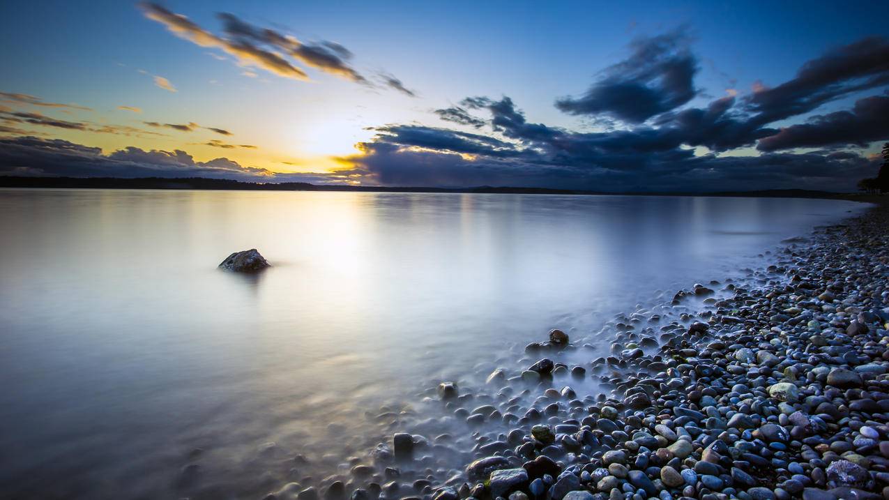 林肯公园的海滩日落风景4k壁纸