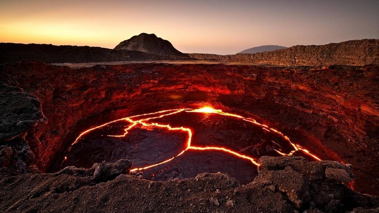 风景自然风景火山火山口高清壁纸