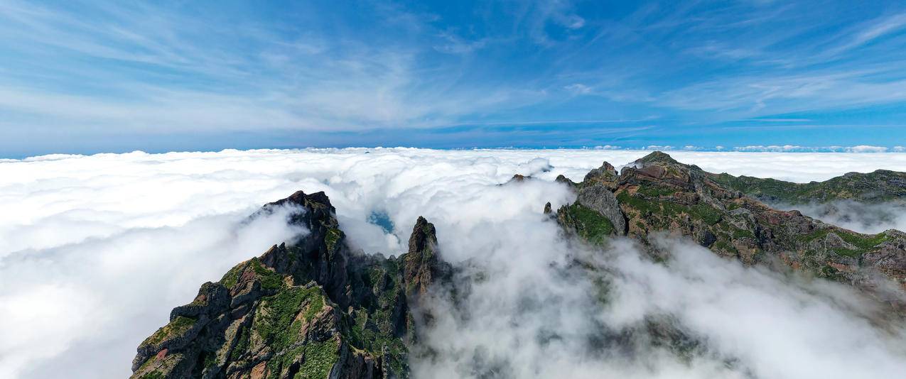 山顶 高山 云海 天空 风景3440x1440带鱼屏壁纸