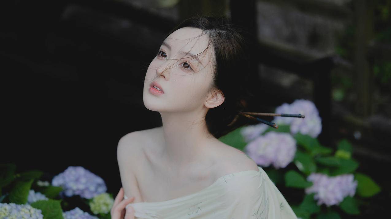 鲜花 4k 清纯 美女 桌面 壁纸