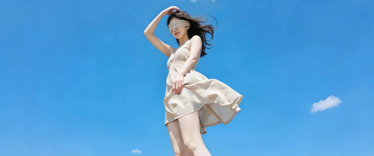 蓝天白云 阳光可爱美女蒙眼3440x1440带鱼屏壁纸免费