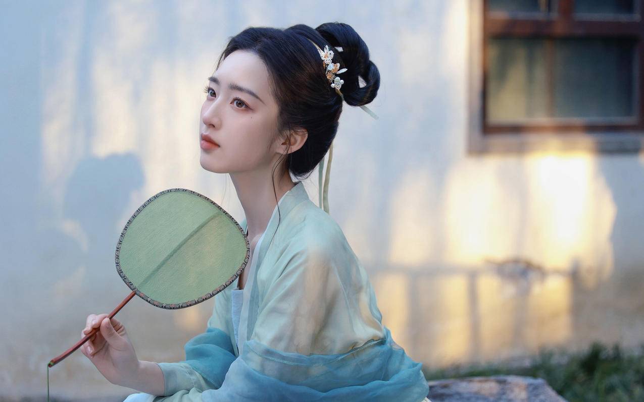 古风美女邓恩熙 小扇子 4K壁纸 3840x2400