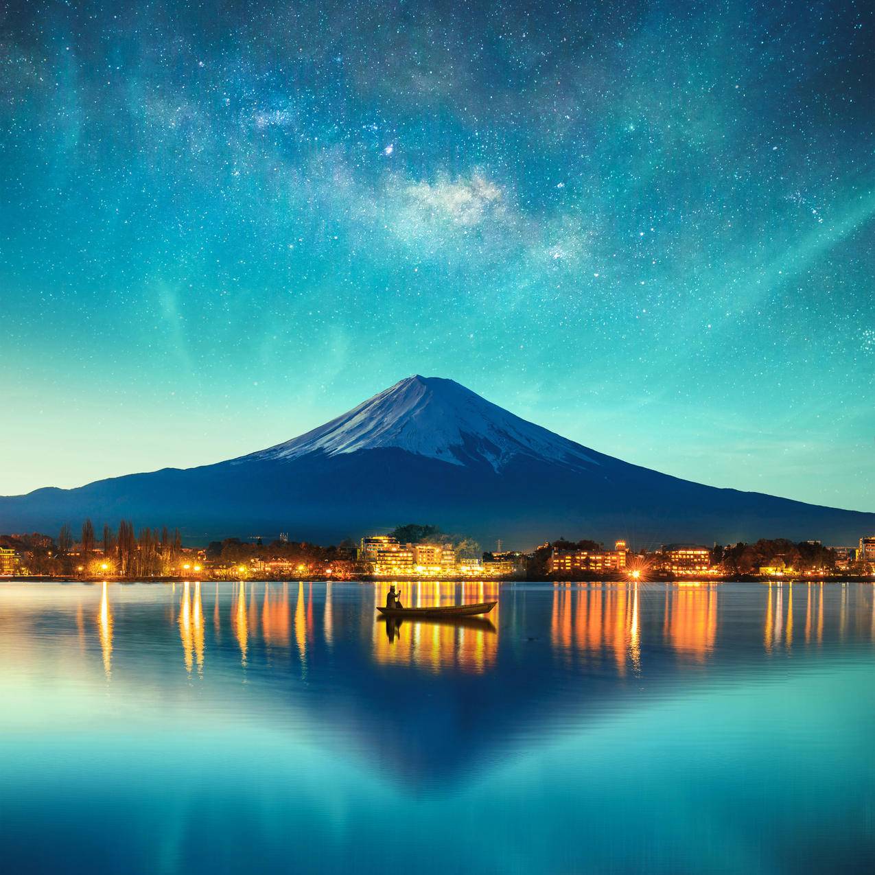 夜晚 星空 倒影 灯光 4k风景高清壁纸