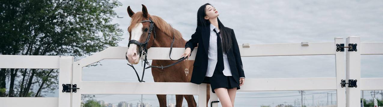 王楚然 马 栅栏 清新 5120x1440双屏美女壁纸