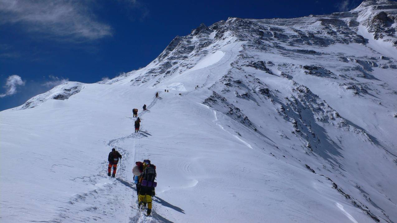 风景风光雪山登山徒步4k壁纸