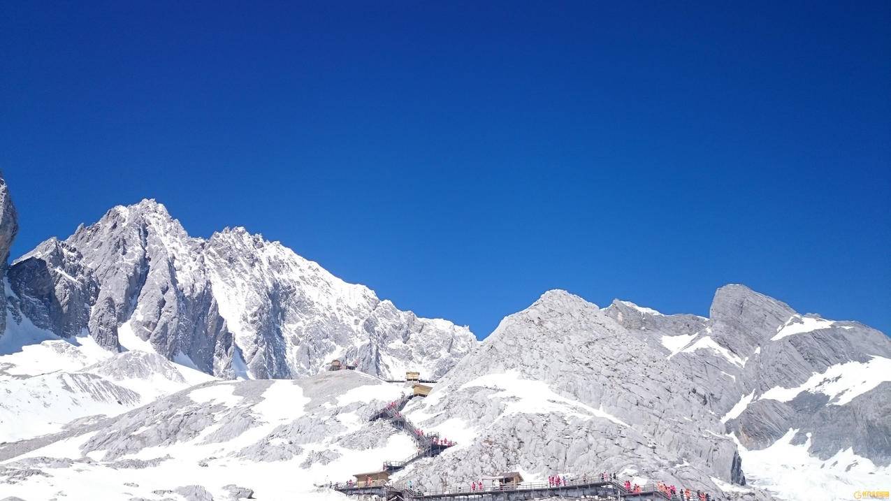 风景风光雪山蓝天4k壁纸