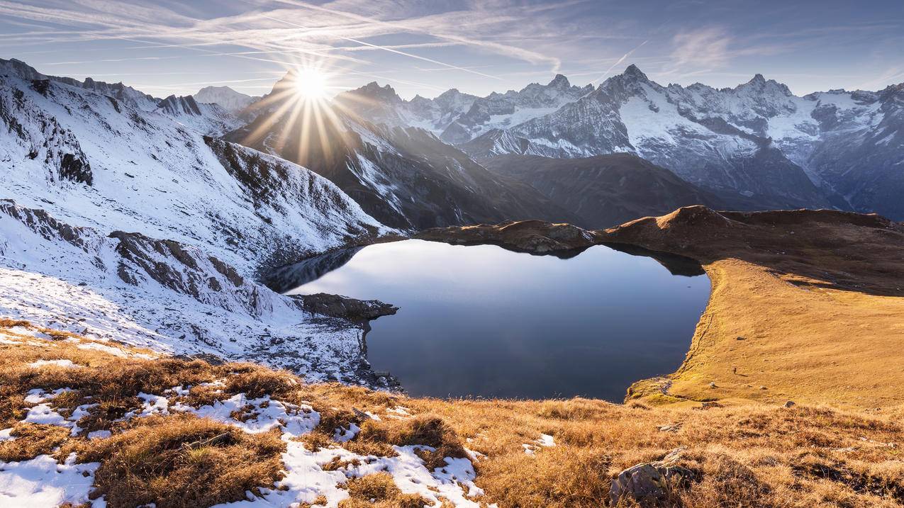 心湖 Heart Lake 4k风景高清壁纸