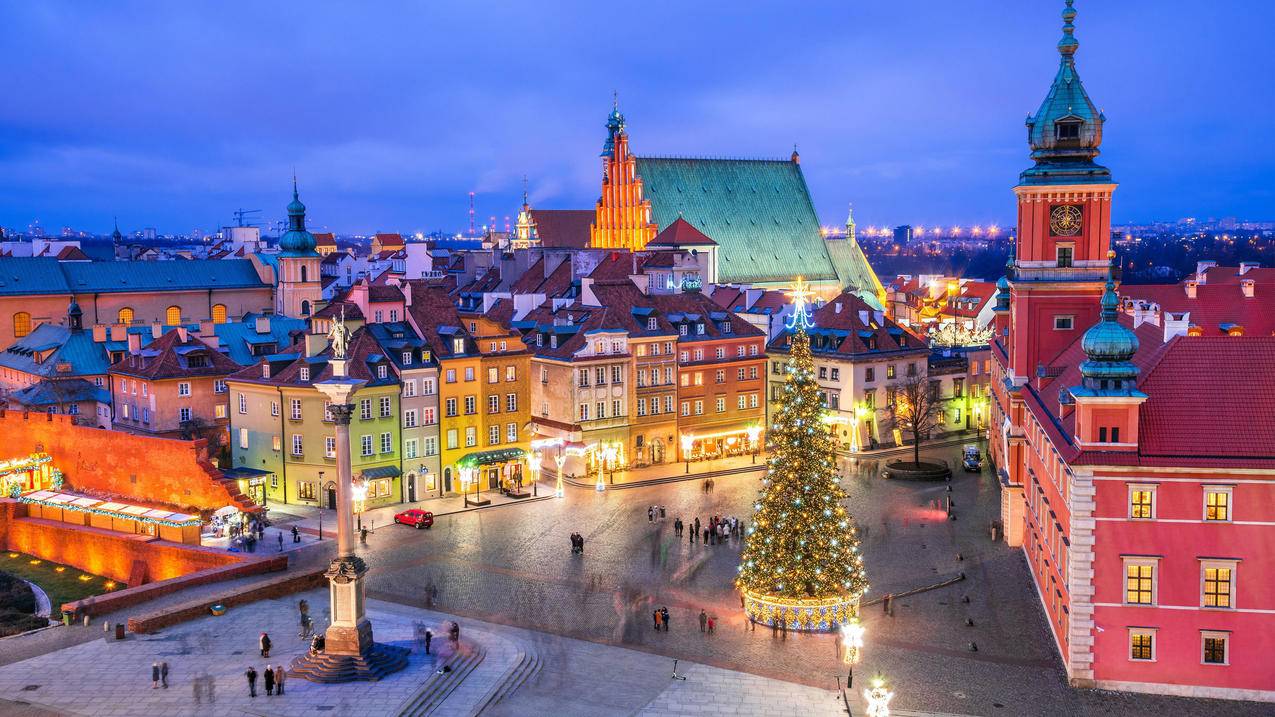 波兰 华沙古城 城堡广场的圣诞树4K风景壁纸
