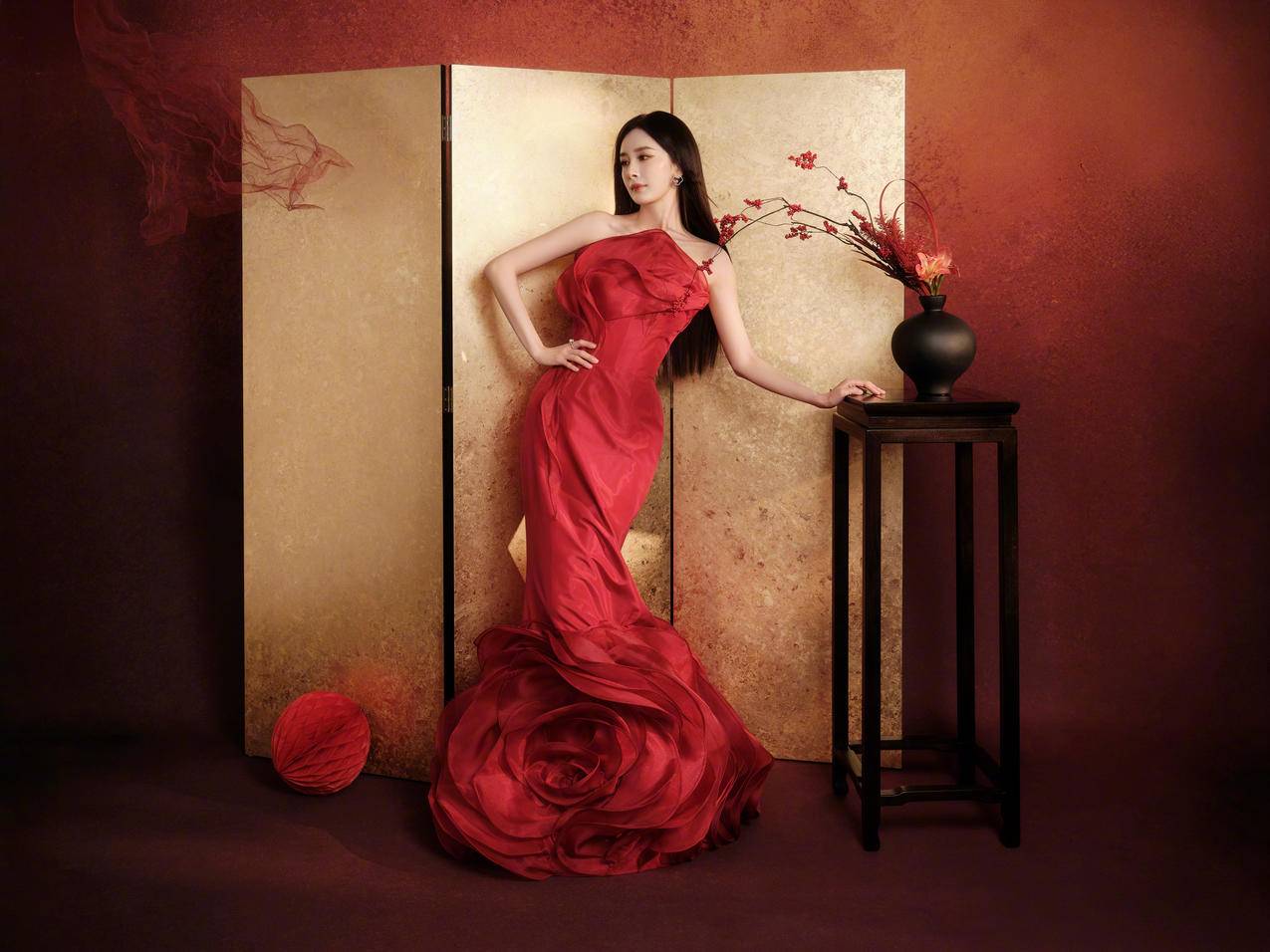 杨幂 新年 红色裙子礼服 4K美女壁纸3840x2880
