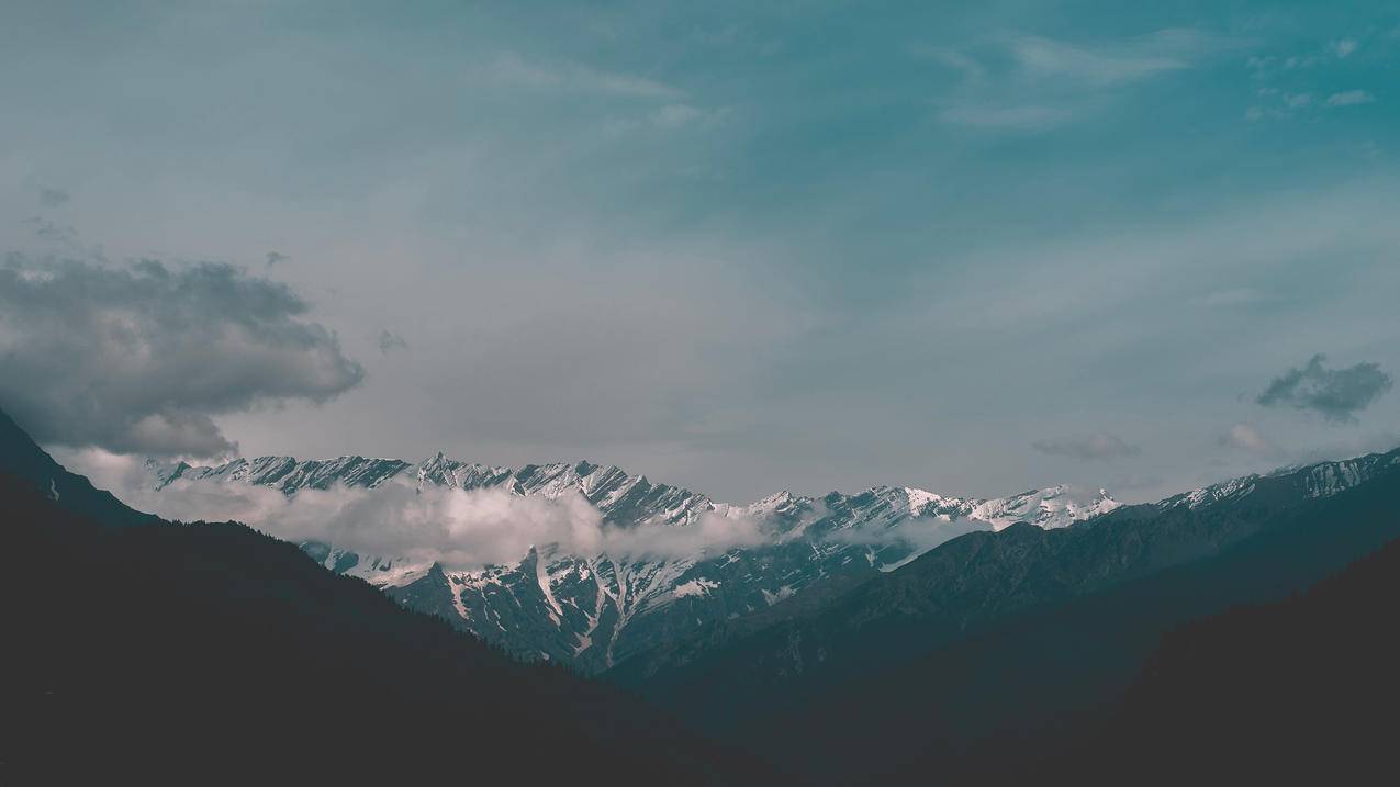 山峰云雾风景4k图片