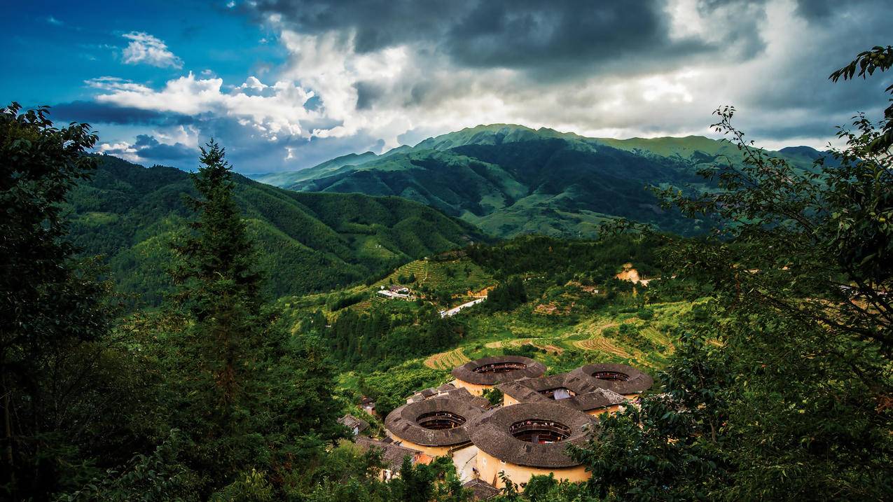 古堡 山峦 风景 4k电脑壁纸