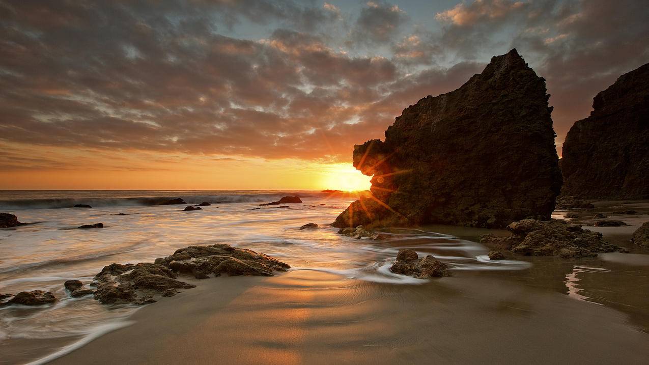 海边风景 云 岩石 微软windows10风景主题4k壁纸