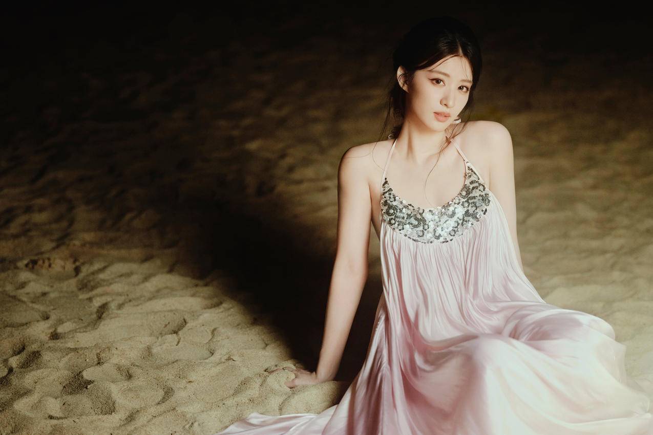 海边 唯美浪漫粉色长裙美女王楚然 4K高清壁纸 3840x2560