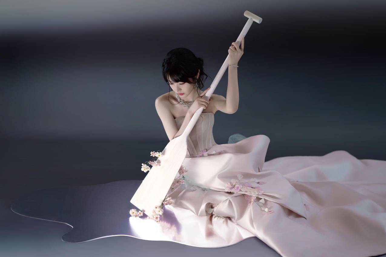 田曦薇 粉色长裙子 船桨 唯美 4K美女壁纸 3840x2560