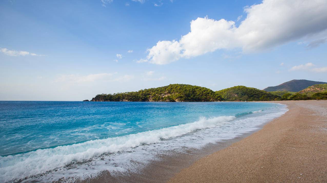 夏天天堂海岸蓝色大海海浪风景4k壁纸