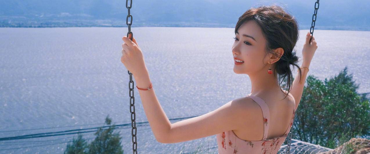 毛晓彤 微笑美女3440x1440带鱼屏壁纸