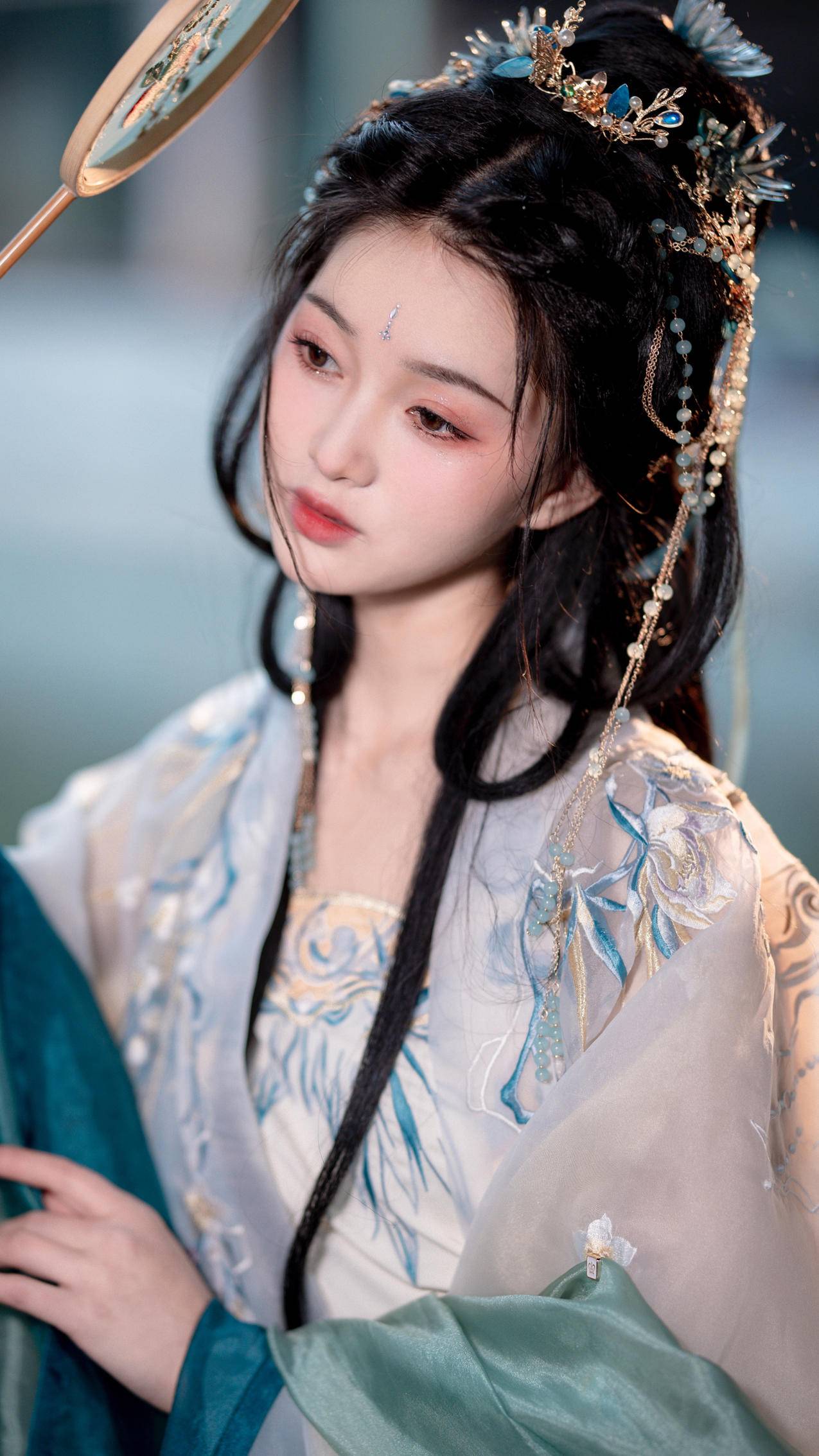 好看长发古装清纯美女4k手机壁纸2160x3840