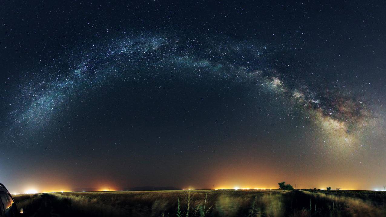 夜晚星星弧星空4k壁纸