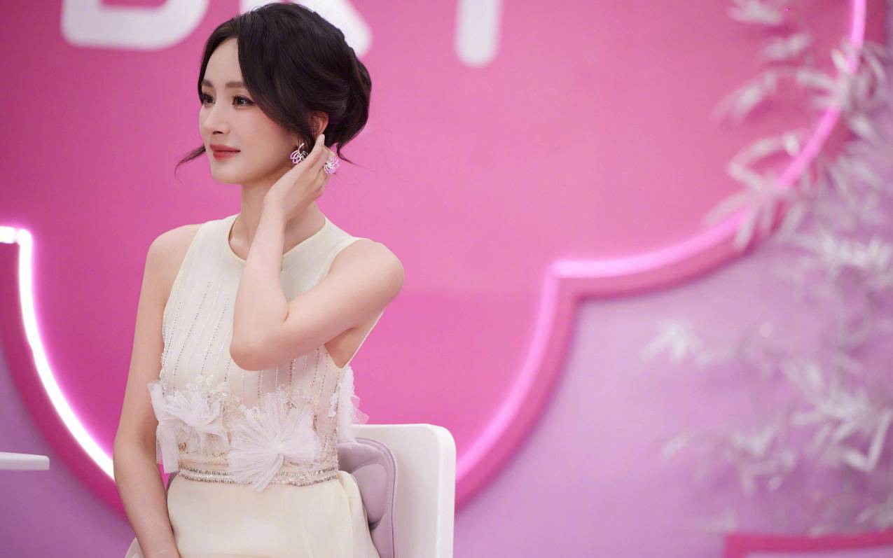 杨幂白色裙子高清4K壁纸3840x2400