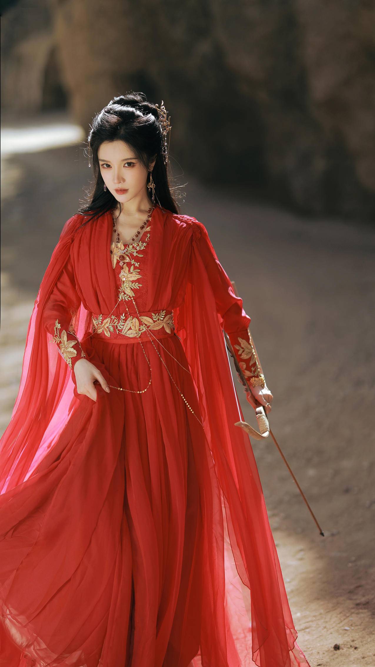 古风 红纱长裙 武侠美女4k手机背景壁纸