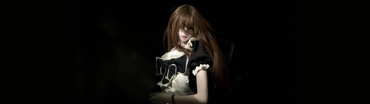 棕色长发女孩 暗黑背景 5120x1440超宽屏动漫壁纸